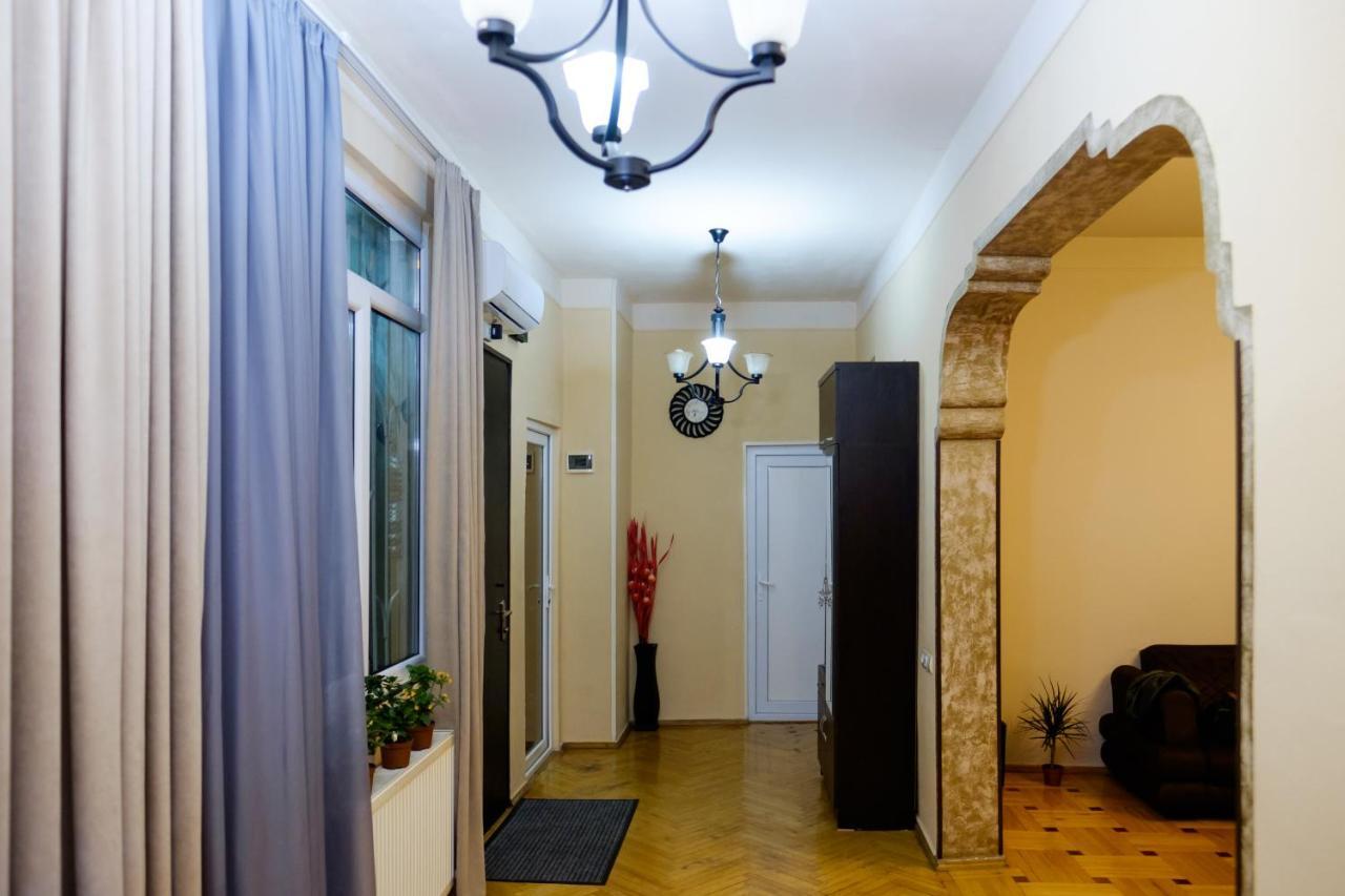 Apartment Rome Tbilisi Bagian luar foto
