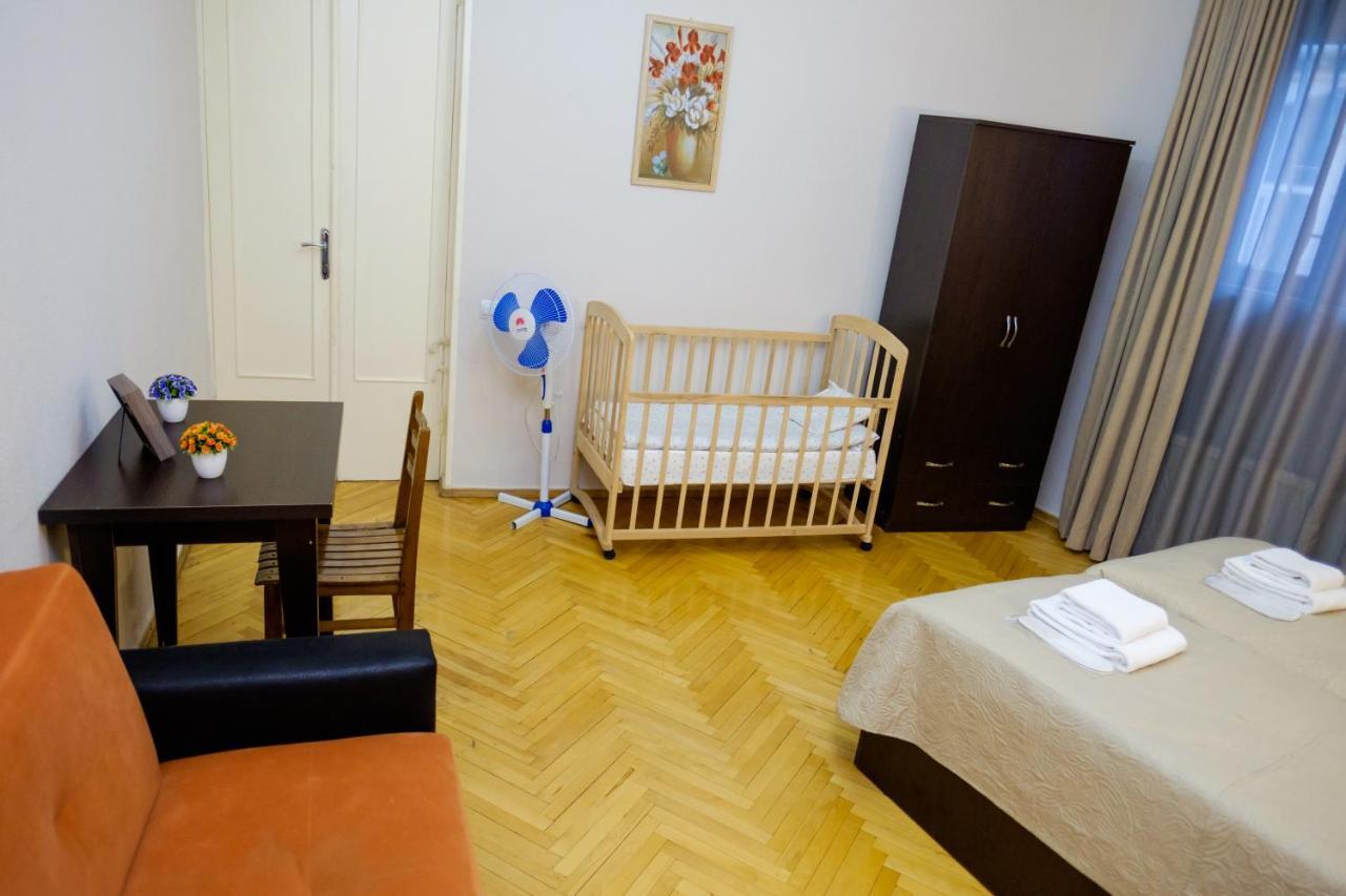 Apartment Rome Tbilisi Bagian luar foto