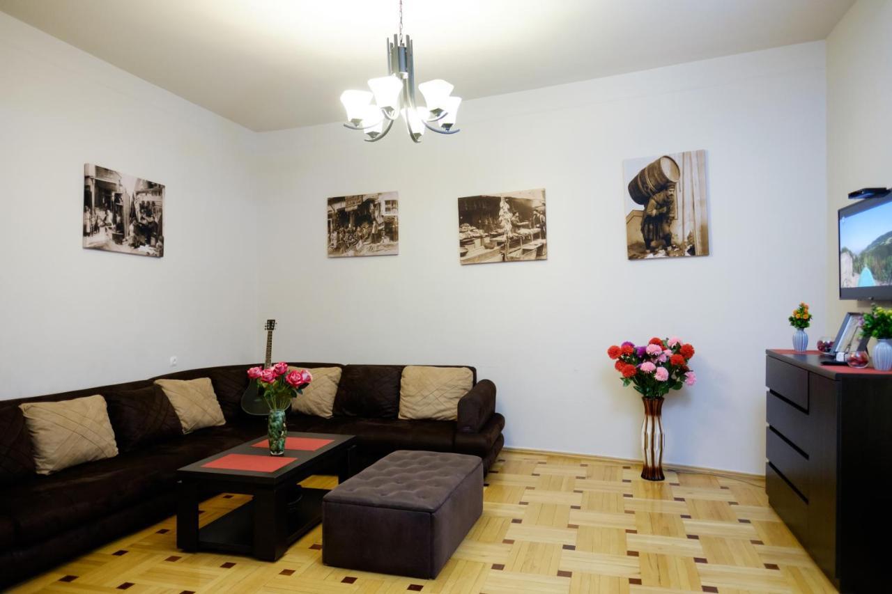 Apartment Rome Tbilisi Bagian luar foto